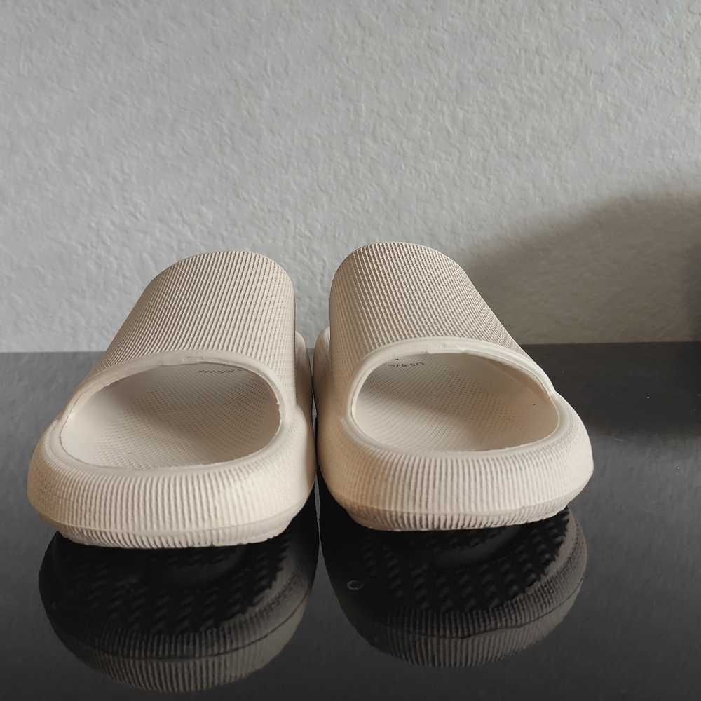 Cloud Cream Ribbed Slide Sandals